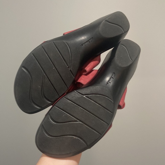 CLARKS Bendables Leather Wedge Sandals Red color Women's Size 10M inspect photos - Picture 14 of 15